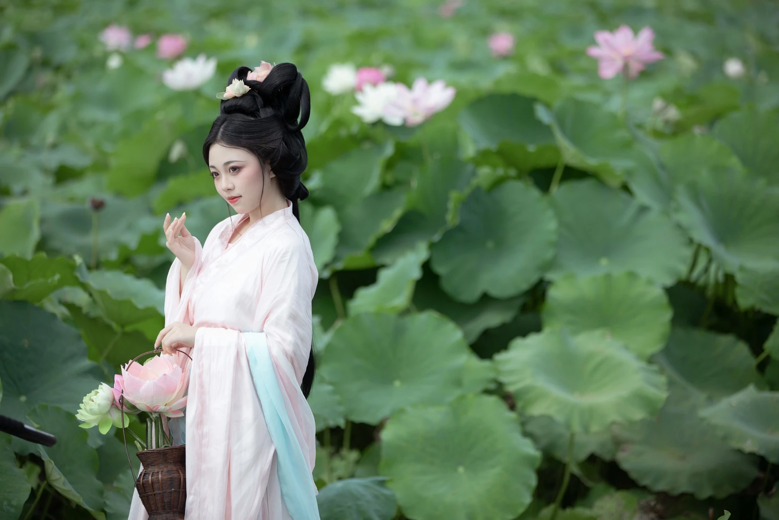 [YITUYU]艺图语-2024.10.19-别有娉婷-谨陬捌-[23P-258MB]-6.webp